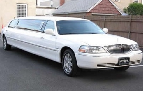 six passengers Lincoln town car